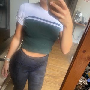 Brandy Melville cropped t-shirt
